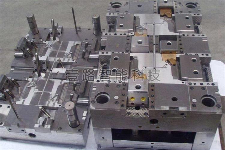 热扩渗技术是目前精密塑胶模具表面强化采用较多的技术庄要包括渗碳、渗氮、碳氮共渗和氮碳共渗四种